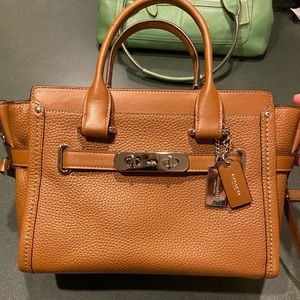 COACH Swagger 27 crossbody - EUC